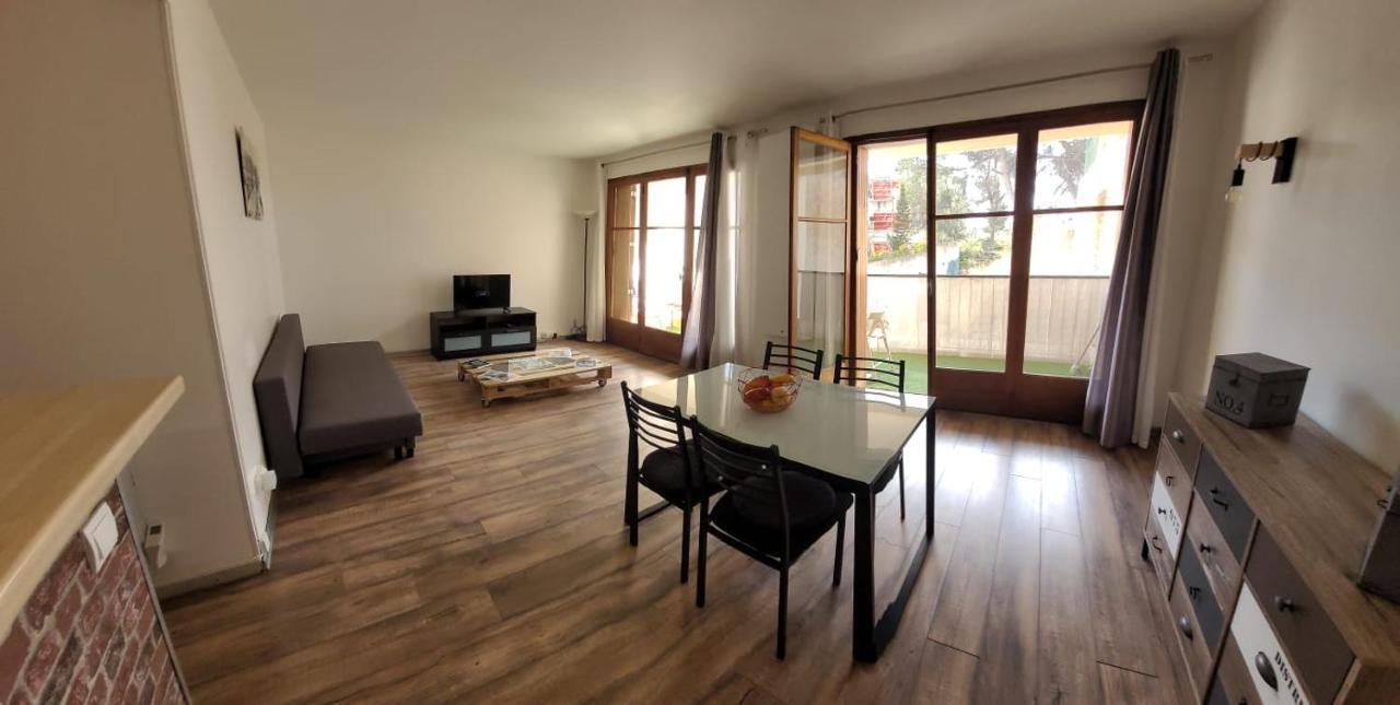 Au Calme, 200M Du Centre T2 Avec Balcon Et Parking Διαμέρισμα Κασί Εξωτερικό φωτογραφία